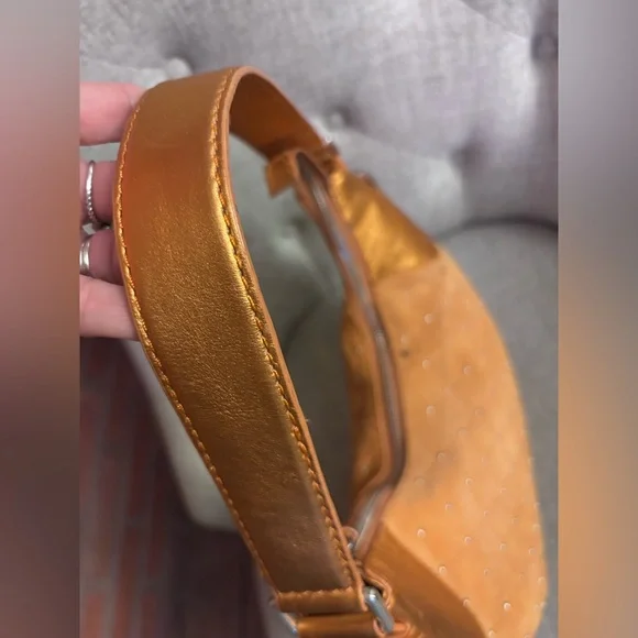 Michael Kors Shedron studded Suede Hobo Bag🧡🤩 - Picture 6 of 11